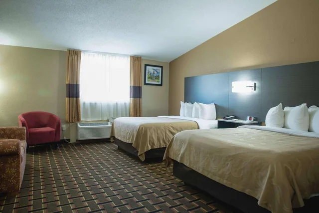 Deluxe, 2 Queen Beds, Quality Inn Raynham - Taunton 9/10