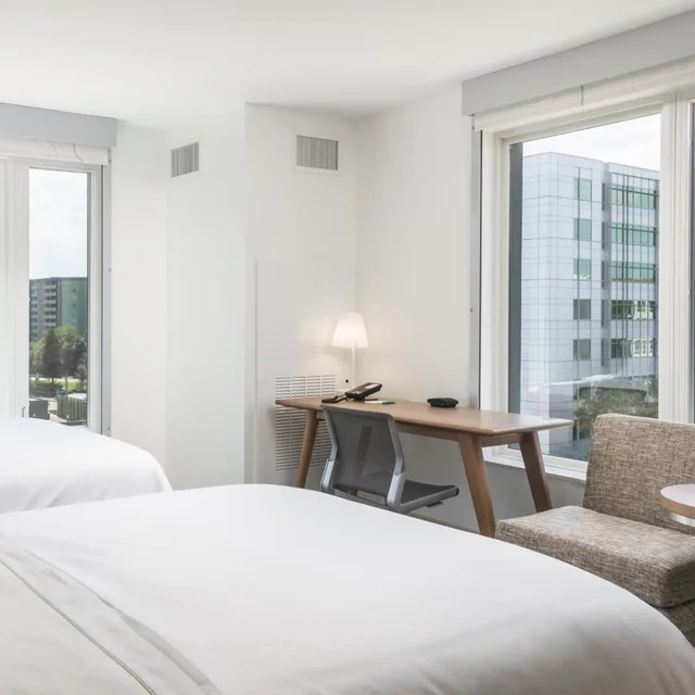 استوديو بسرير كوين مع أريكة لذوي الإعاقة، Element Denver Downtown East 2/5