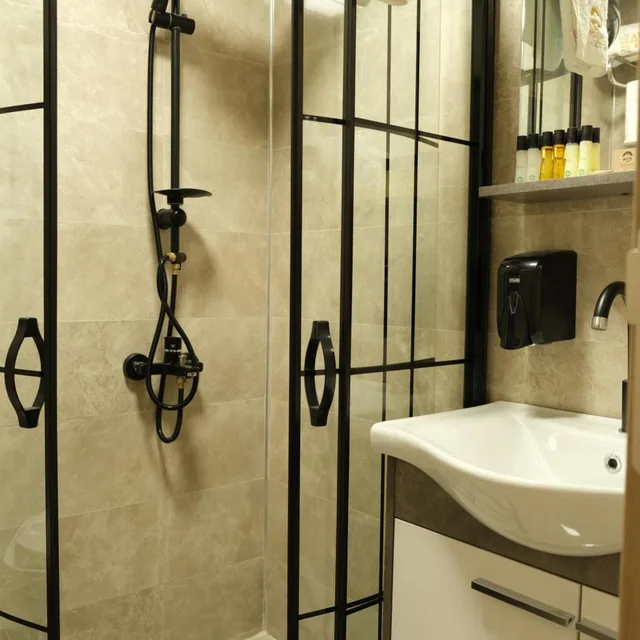 غرفة عائلية، Rhisos Otel 4/6