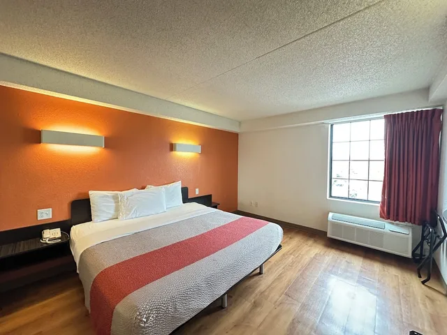 غرفة ديلوكس بسرير كينج، Motel6 Springfield, VA - Washington DC Southwest 1/4