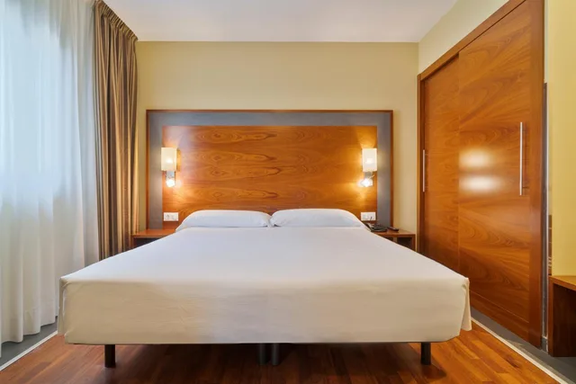 Family, Double Bed, Sofa, Hotel F G Logrono 1/5