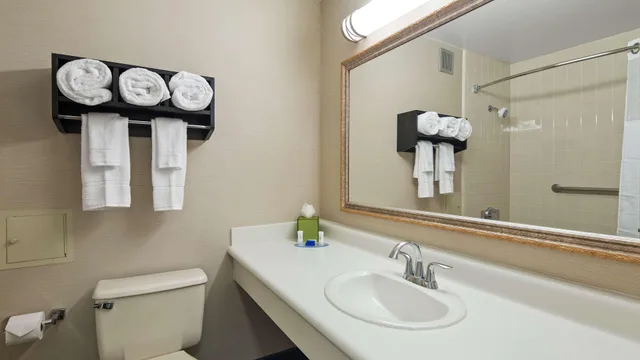غرفة، Best Western Leesburg Hotel & Conference Center 7/9