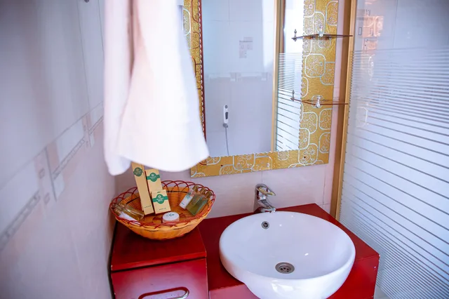 غرفة قياسية بسرير مزدوج، Greenlight Hotel 3/3