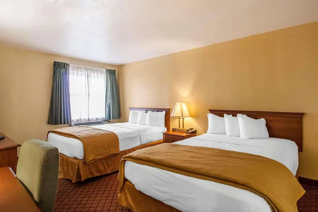 غرفة قياسية بسرير مزدوج، Quality Inn & Suites Covington 2/2