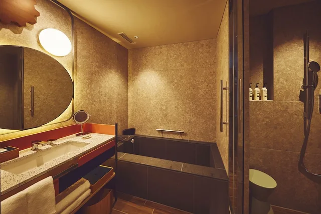 جناح بسريرين منفصلين بإطلالة على الحديقة بشرفة في الطابق الأرضي، Hotel Indigo Inuyama Urakuen Garden 3/4