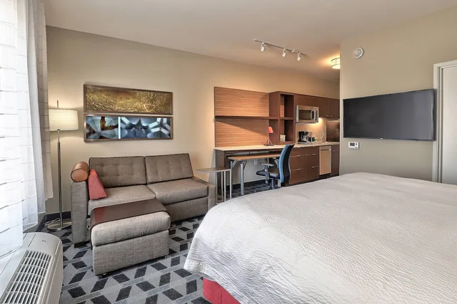 استوديو بسرير كينج مع أريكة، TownePlace Suites by Marriott Albuquerque Old Town 2/4