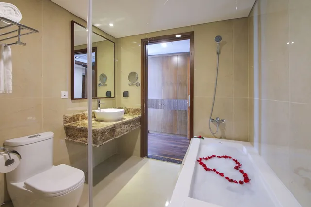 غرفة غراند بريميوم بسرير كينج، Balcona Hotel Da Nang 8/9