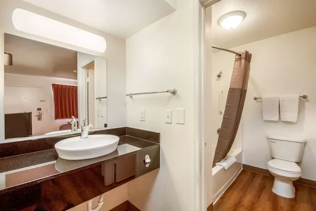 غرفة ديلوكس بسريرين مزدوجين، Motel6 Youngtown, AZ - Phoenix - Sun City 7/9
