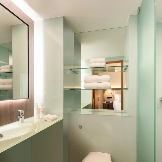 Executive, Twin Beds, Sofa, AC Hotel by Marriott Birmingham NEC and Airport 4/4