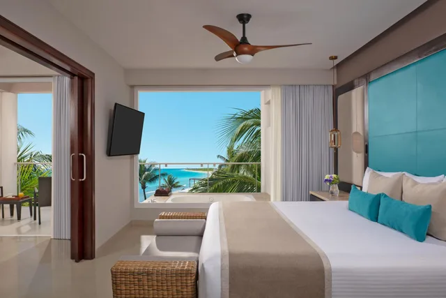 Preferred Club, King Bed, Ocean View، Dreams Jade Resort And Spa 1/3