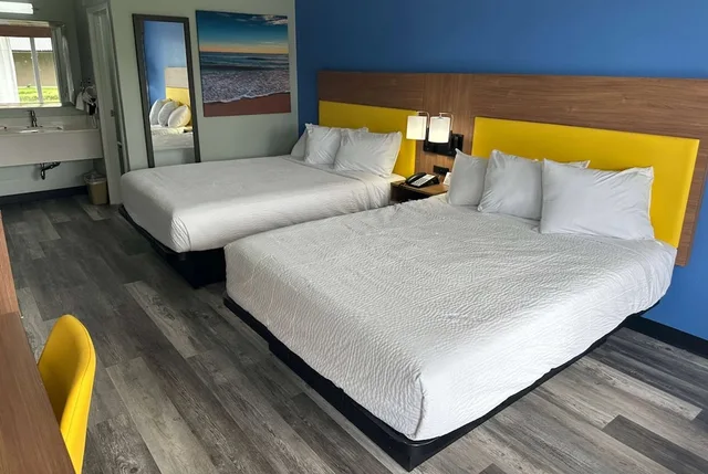 غرفة بسريرين كوين للمدخنين، Days Inn By Wyndham Jennings 1/5