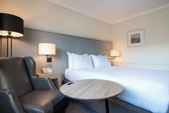 غرفة قياسية بسرير فردي، HOLIDAY INN EDINBURGH 3/7