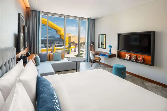 غرفة متصلة عائلية بسرير كينج وسريرين مزدوجين، The WB Abu Dhabi, Curio Collection by Hilton 4/10