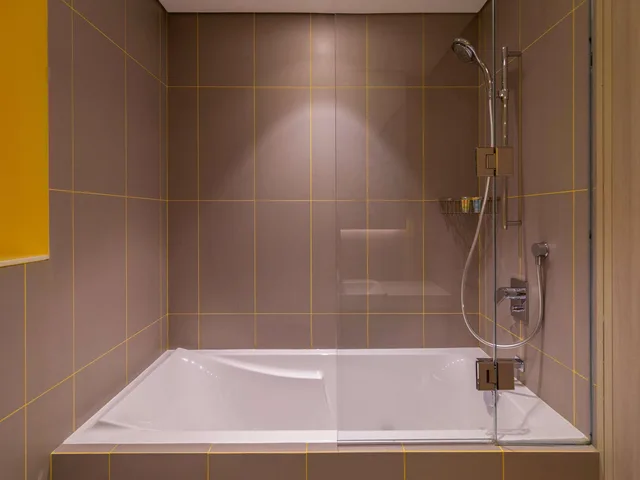 Room, Double Bed, Ibis Styles Hotel Dubai Deira 5/5