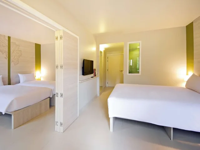 غرفة عائلية بسرير مزدوج وسريرين منفصلين، IBIS STYLES KRABI AO NANG 1/10