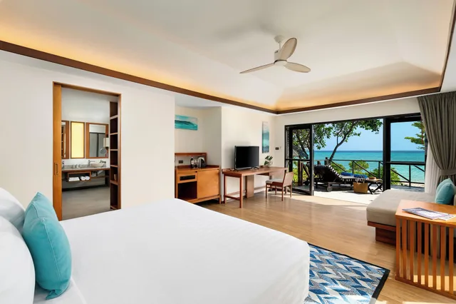 Junior Suite, Double Bed, Beach Front، SAii Phi Phi Island Village 2/4