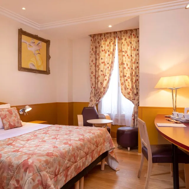 غرفة متصلة بسرير فردي، Hotel du Levant Paris 1/3