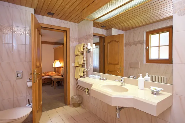 غرفة ثلاثية بثلاثة أسرّة، Hotel Jaegerhof 7/9