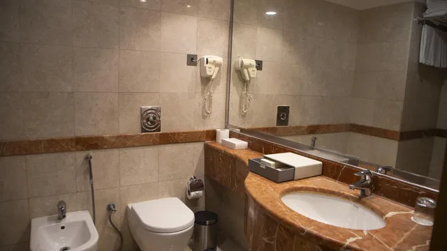 غرفة رباعية، نزل رويال(Nozol Royal Inn Hotel) 5/5