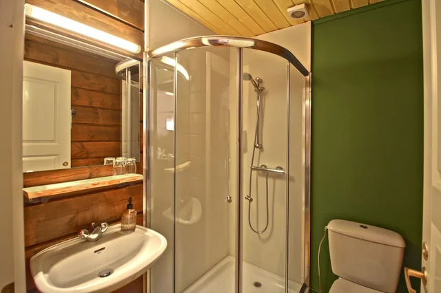 غرفة سوبيريور بسريرين منفصلين، Hotel Breiodalsvik 2/2