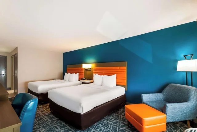 غرفة قياسية بسريرين كوين، Comfort Inn Falls Church - Tysons Corner 6/10