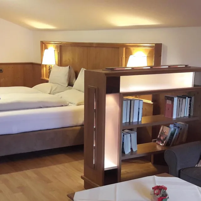 غرفة بريميوم بسرير مزدوج، HOTEL TIEFENBRUNNER 1/7