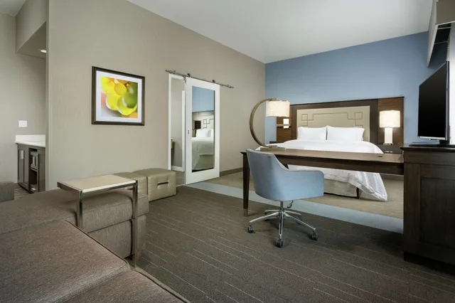 استوديو بسرير كينج مع أريكة لذوي الإعاقة، Hampton Inn & Suites Napa 3/10