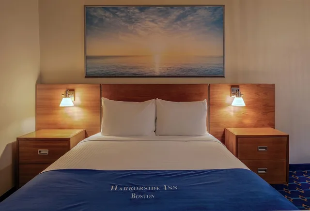 Room, Queen Bed, City View, Harborside Inn Of Boston 2/7