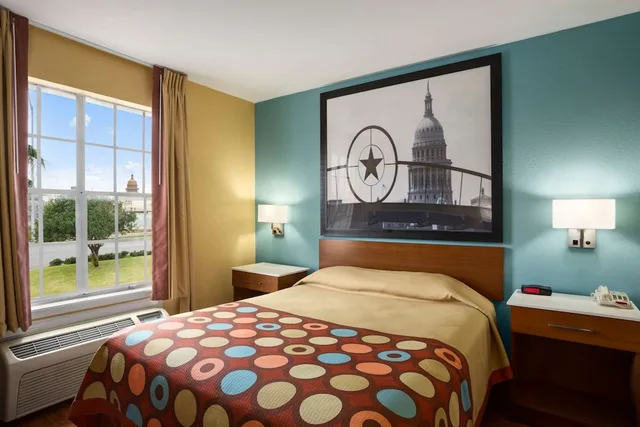غرفة بسرير كينج لذوي الإعاقة، Super 8 By Wyndham Austin Downtown/Capitol Area 3/8