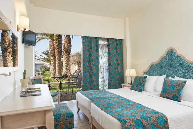 غرفة قياسية بإطلالة على الحديقة مفردة بسرير مزدوج، Civitel Creta Beach 1/1