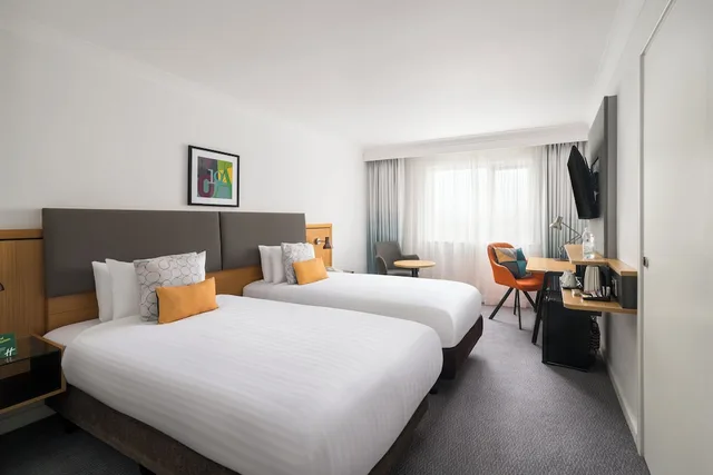 غرفة قياسية بسريرين منفصلين، Holiday Inn Birmingham Bromsgrove 4/10