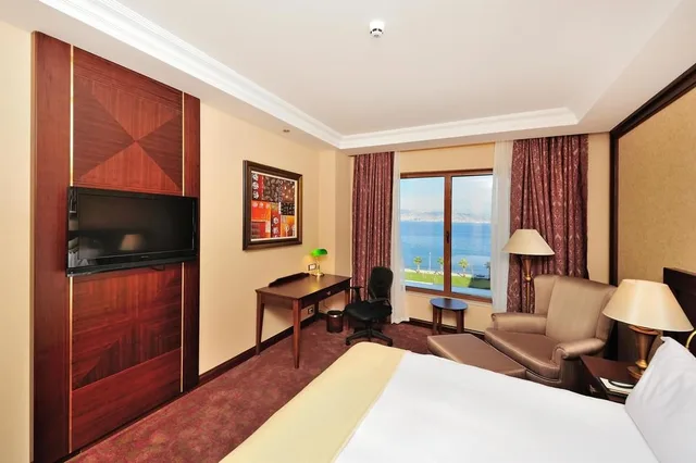غرفة ديلوكس مفردة بإطلالة على البحر، Wellborn Luxury Hotel 1/2
