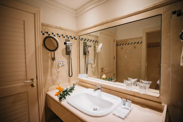 Room, Double or Twin Bed, Sea Front، Playa Victoria 10/10