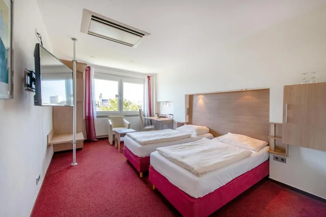 Room, Double Bed, River View, Top Cityline Diehl S Hotel Koblenz 1/5