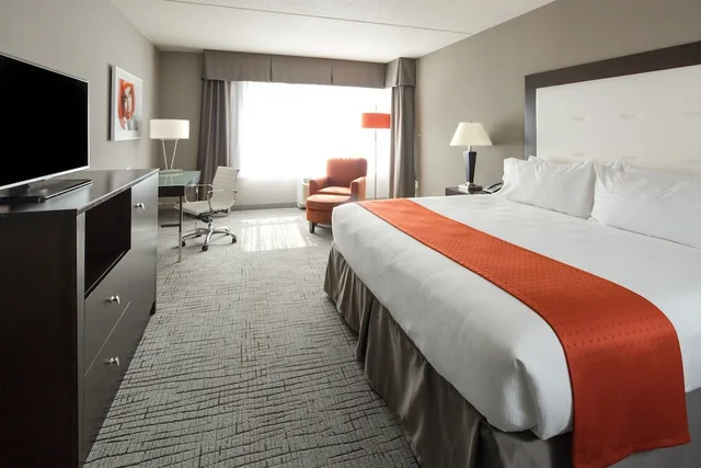 غرفة قياسية بسرير كينج، Holiday Inn Hotel And Suites Davenport 2/2