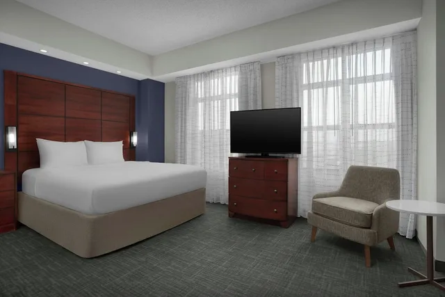 استوديو بسرير كينج مع أريكة لذوي الإعاقة، RESIDENCE INN BY MARRIOTT PORTLAND DOWNTOWN WATERFRONT 2/7