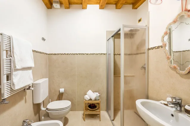 Luxury, Town House, Queen Bed, Canal View، Luxury Venetian Rooms 3/3