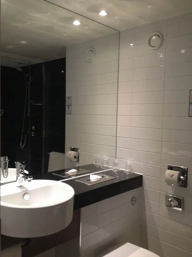 Standard, Double Bed, Sofa, Holiday Inn Express Windsor 8/10