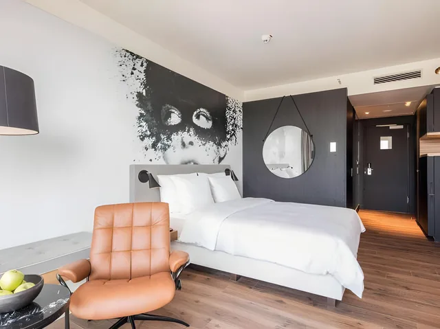 Urban, Courtyard, Queen Bed، URBAN LOFT Cologne 2/2