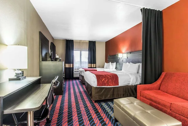 جناح بسريرين كوين مع أريكة، Comfort Suites Fairgrounds West 3/5