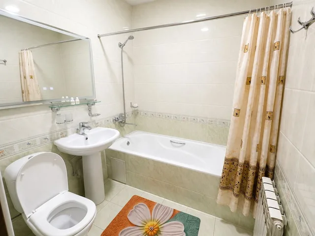 غرفة قياسية رباعية، Sarbon Hotel 2/2