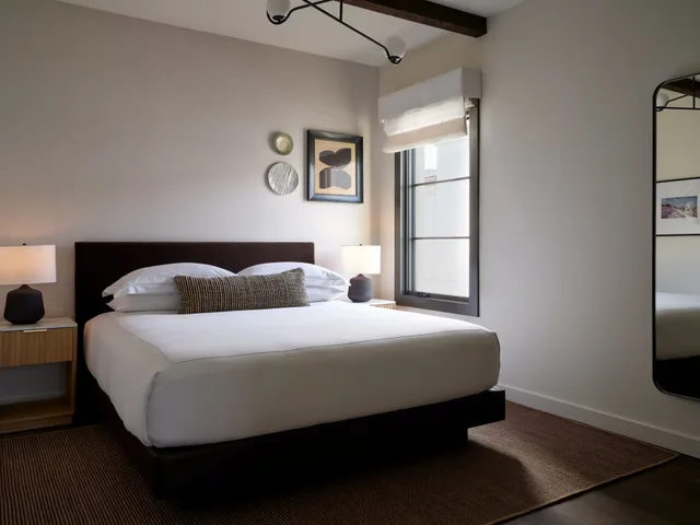 1 Bedroom, Suite, Bay View, Balcony, Kimpton Mirador Pacific Grove Monterey by IHG 2/5