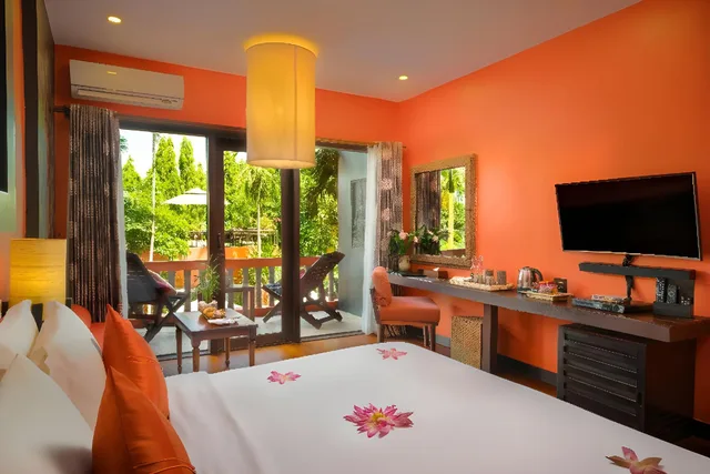 غرفة ديلوكس بإطلالة على المسبح، Golden Temple Hotel 2/2