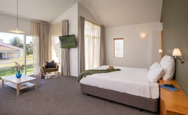 فيلا ديلوكس بسرير كينج وسريرين كوين بغرفتي نوم، Rydges Formosa Auckland Golf Resort 1/7