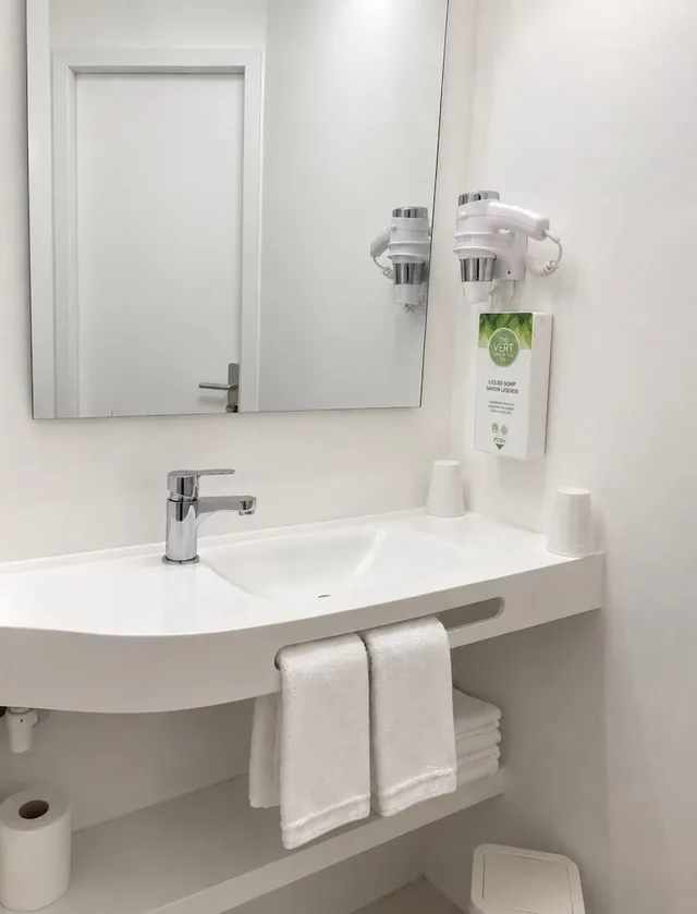 غرفة قياسية بسرير مزدوج، Kyriad Toulouse Blagnac Aeroport 6/10