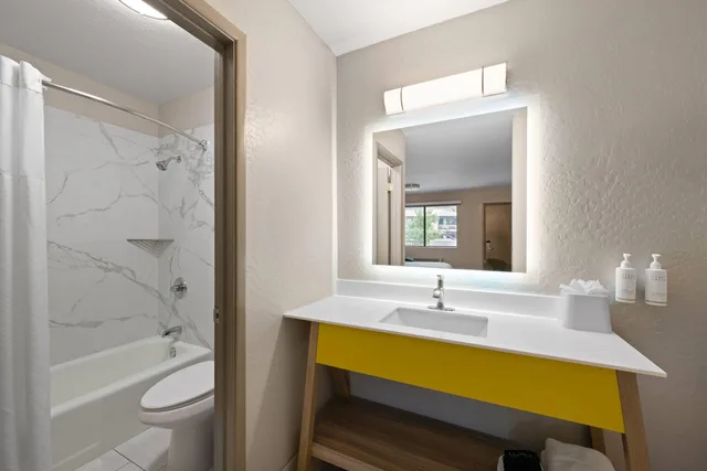 غرفة بسرير مزدوج، Days Inn By Wyndham Prescott 4/4