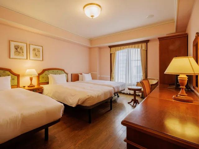 غرفة قياسية ثلاثية بثلاثة أسرّة، Hotel Monterey Sendai 1/2