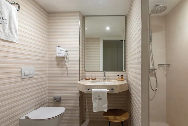 Deluxe, 2 Murphy Beds, Queen Bed, Sea View, Balcony، El Faro Hotel 4/4