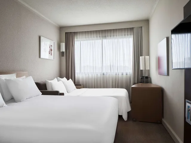 غرفة عائلية بسرير مزدوج مع أريكة، Novotel Athenes 2/9