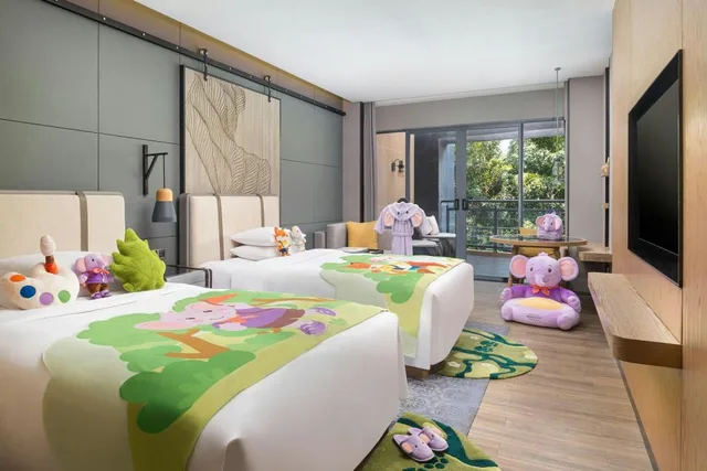 غرفة عائلية بسريرين مزدوجين بإطلالة على الحديقة بشرفة، Renaissance Xiamen Hotel 1/3
